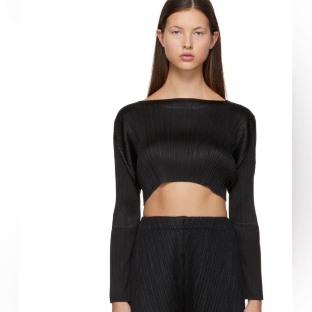 Pleats Please Black Crop